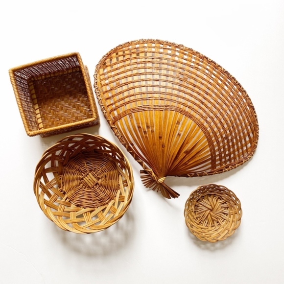 Other - Bundle of 4 - Brown Wicker Basket Decor / Wall Art